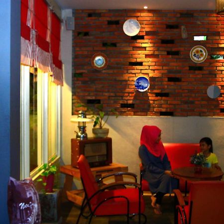 Hôtel Roemah 28 Syariah à Medan Extérieur photo